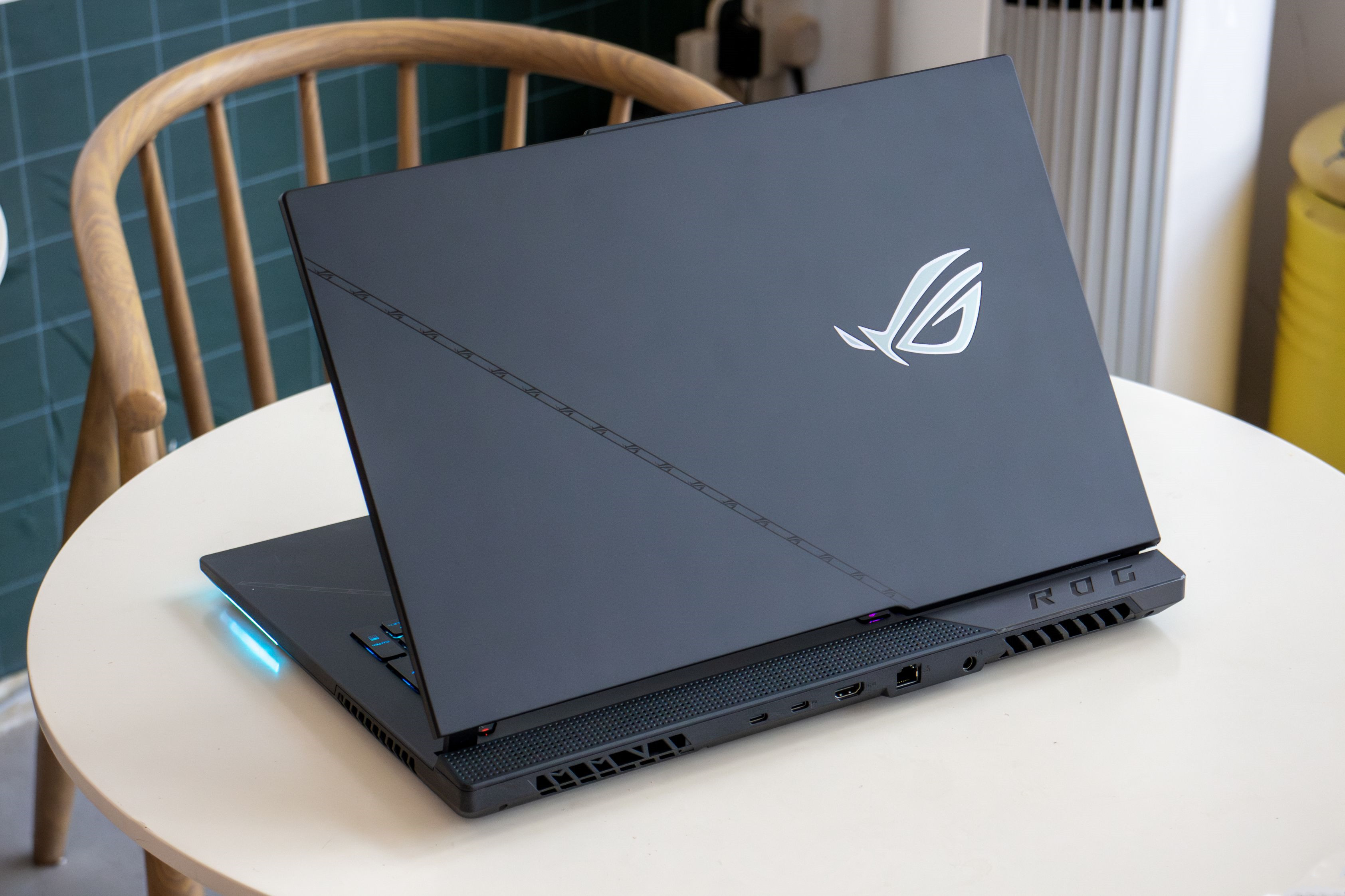 amd又又放大招?——rog 魔霸7plus超能版(r9 7945hx3d)