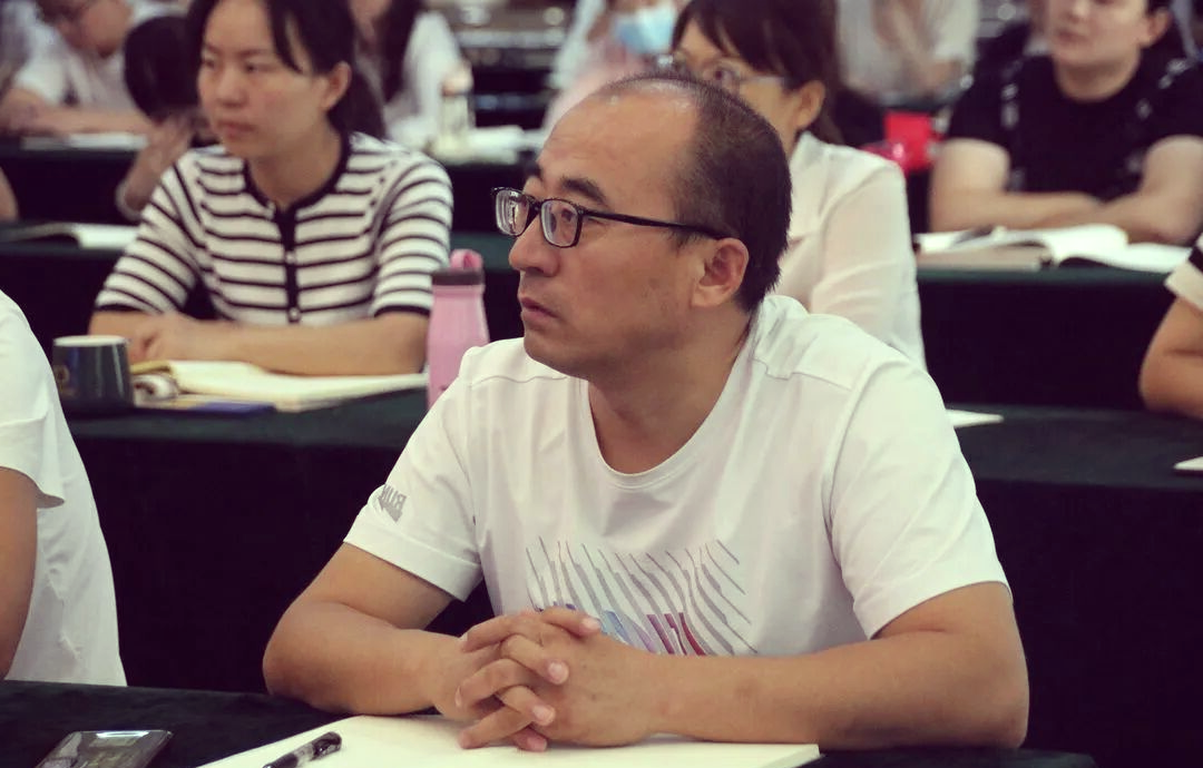 胡志民小学到高中教育