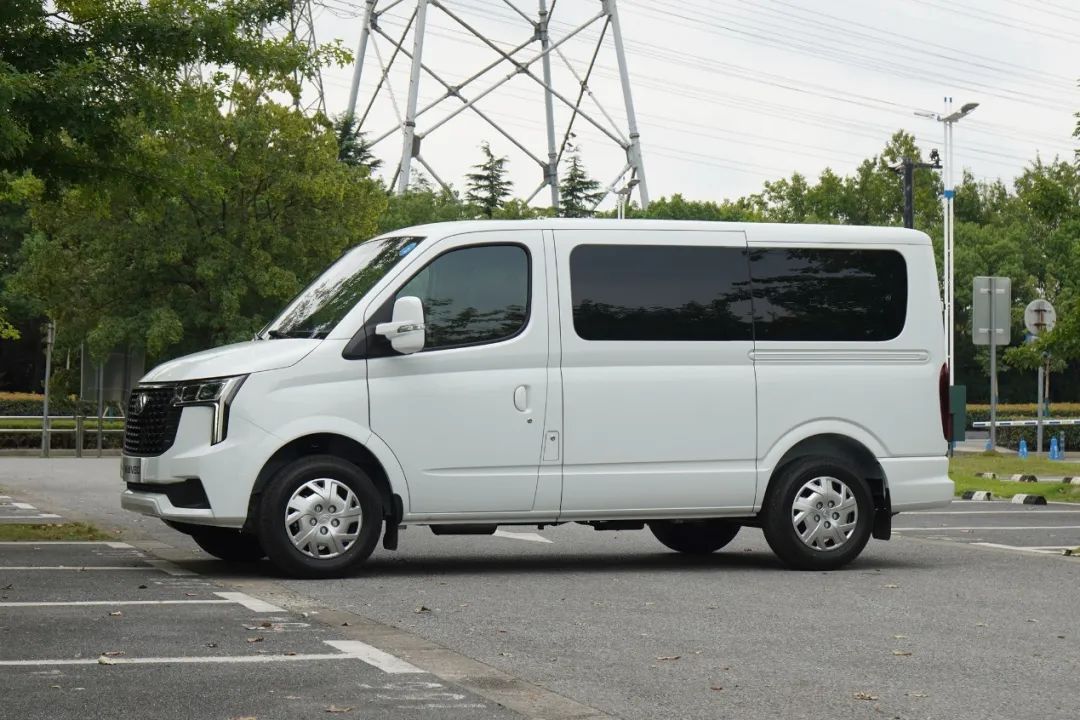 在实用上加点精致,试驾大通maxus新途v80