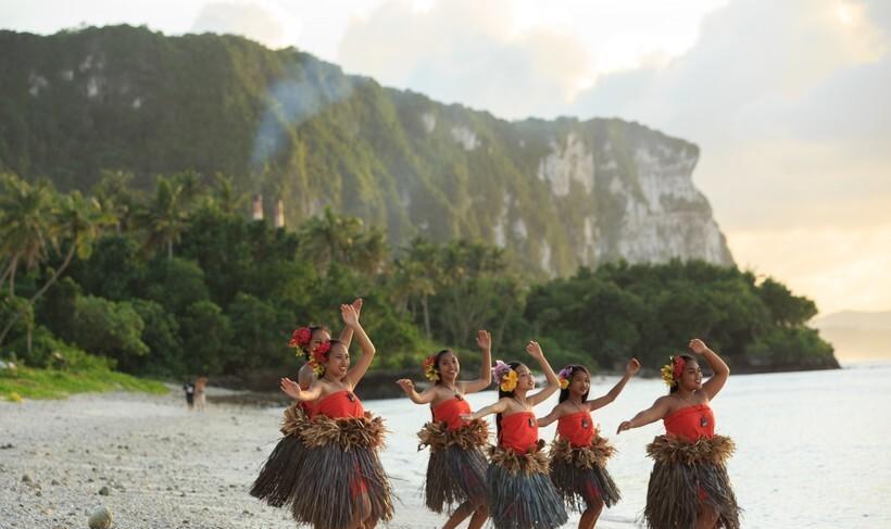 美国关岛,查莫罗人的习俗:女孩付钱给专业男士,获得经验