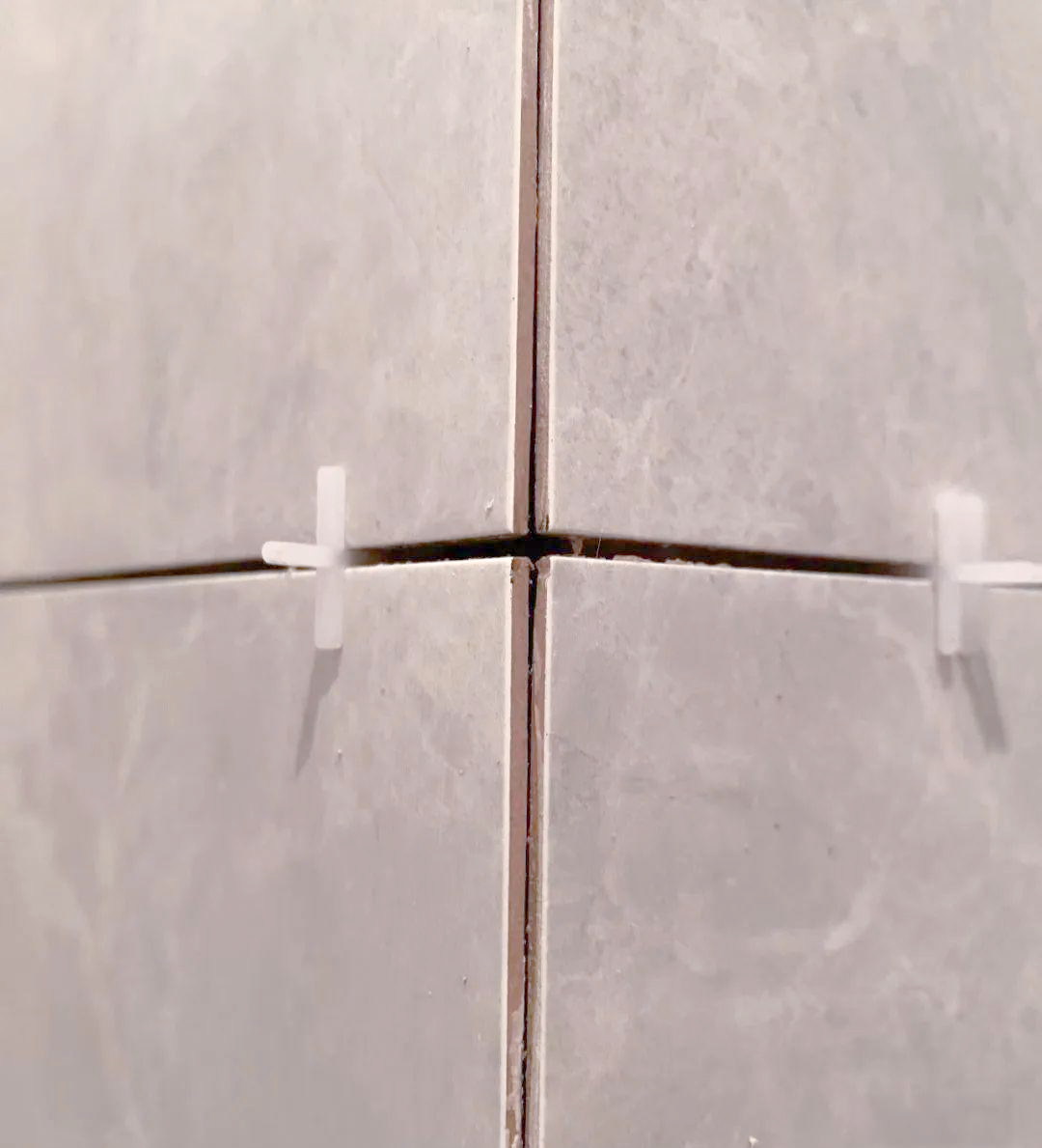 瓷砖海棠角制作要点详解,避免翻车,让你的家居装饰更美观!