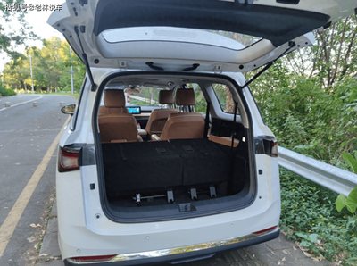 五菱宏光s后备箱让装货吗