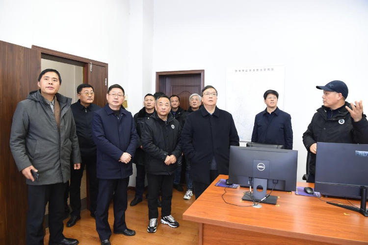 龚健勇副市长赴市自来水公司检查指导春节期间供水保障工作