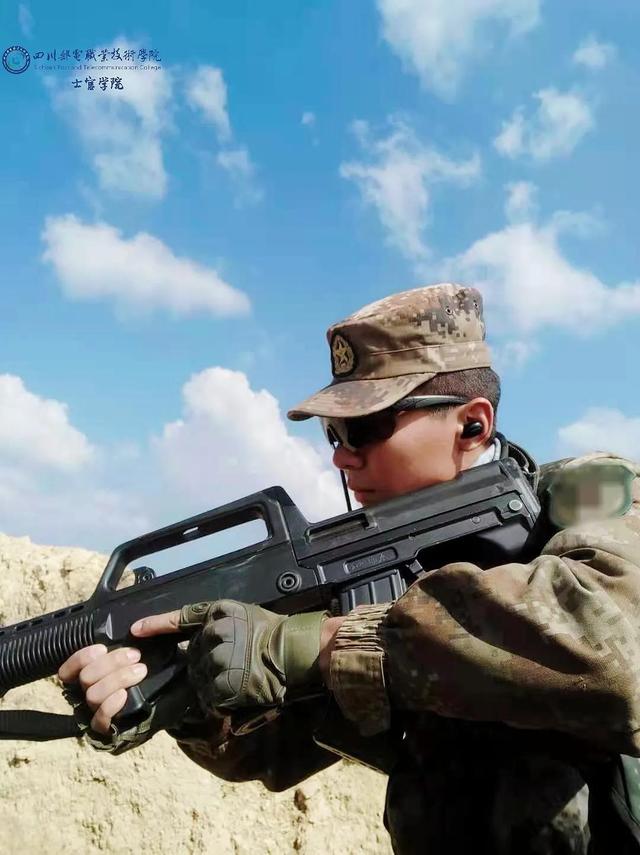 军人品质 退伍不褪色 四川邮电职业技术学院退役士官生风采
