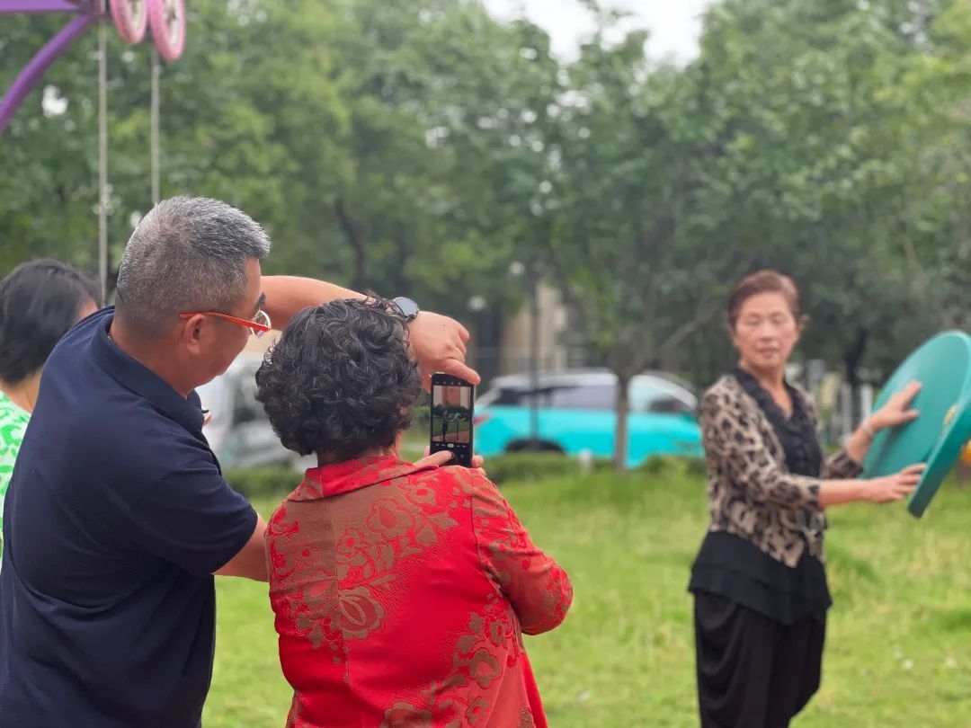 宝山区道德模范蔡建平 | 无声志愿者用影像记录美好