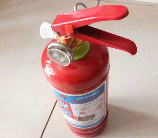 压力正常的干粉灭火器喷不出粉原因是什么?