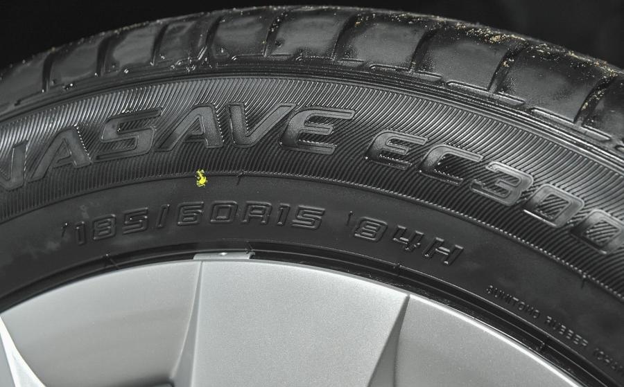 丰田威驰原车轮胎型号185 60 r15的