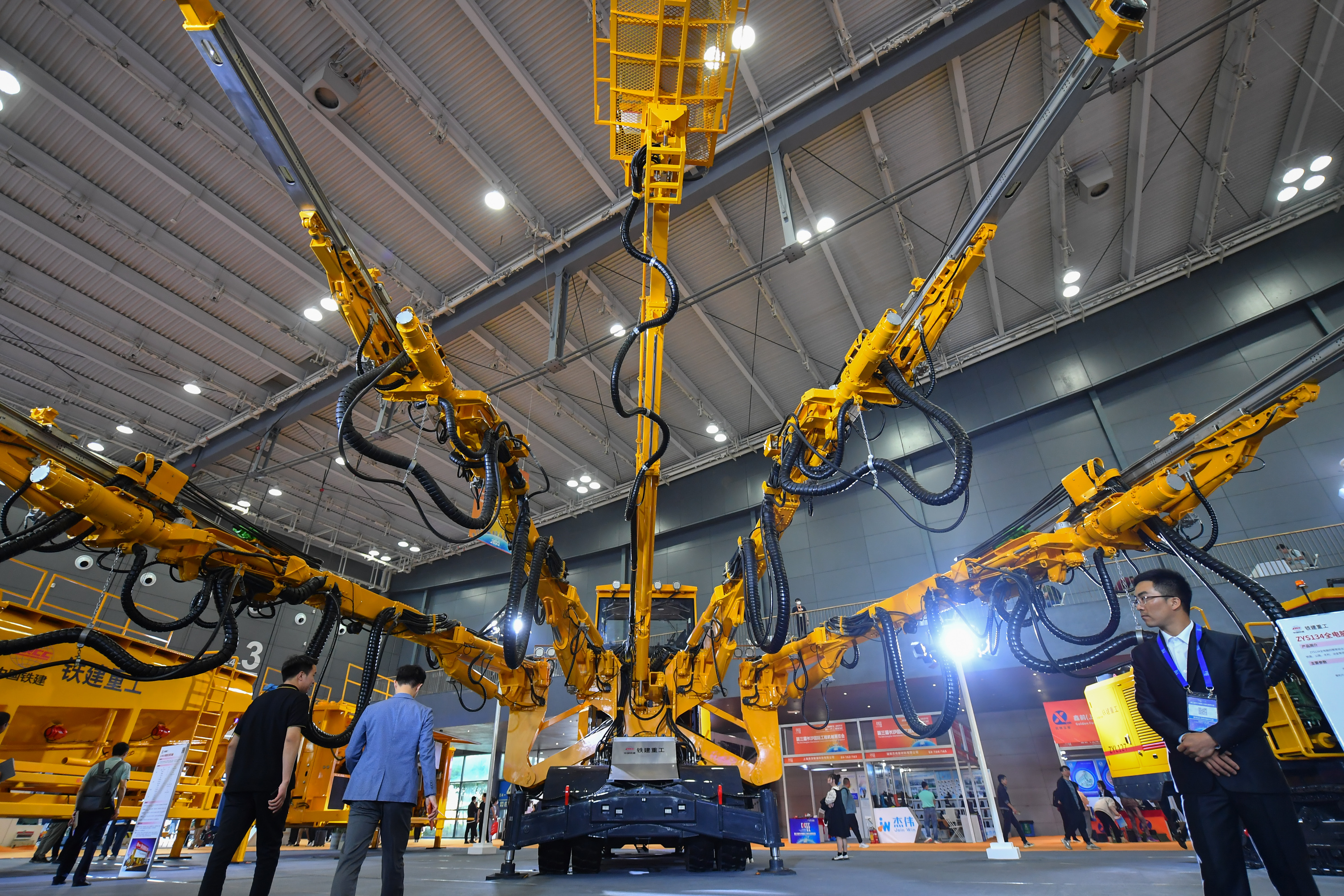 (经济)第三届长沙国际工程机械展览会开幕