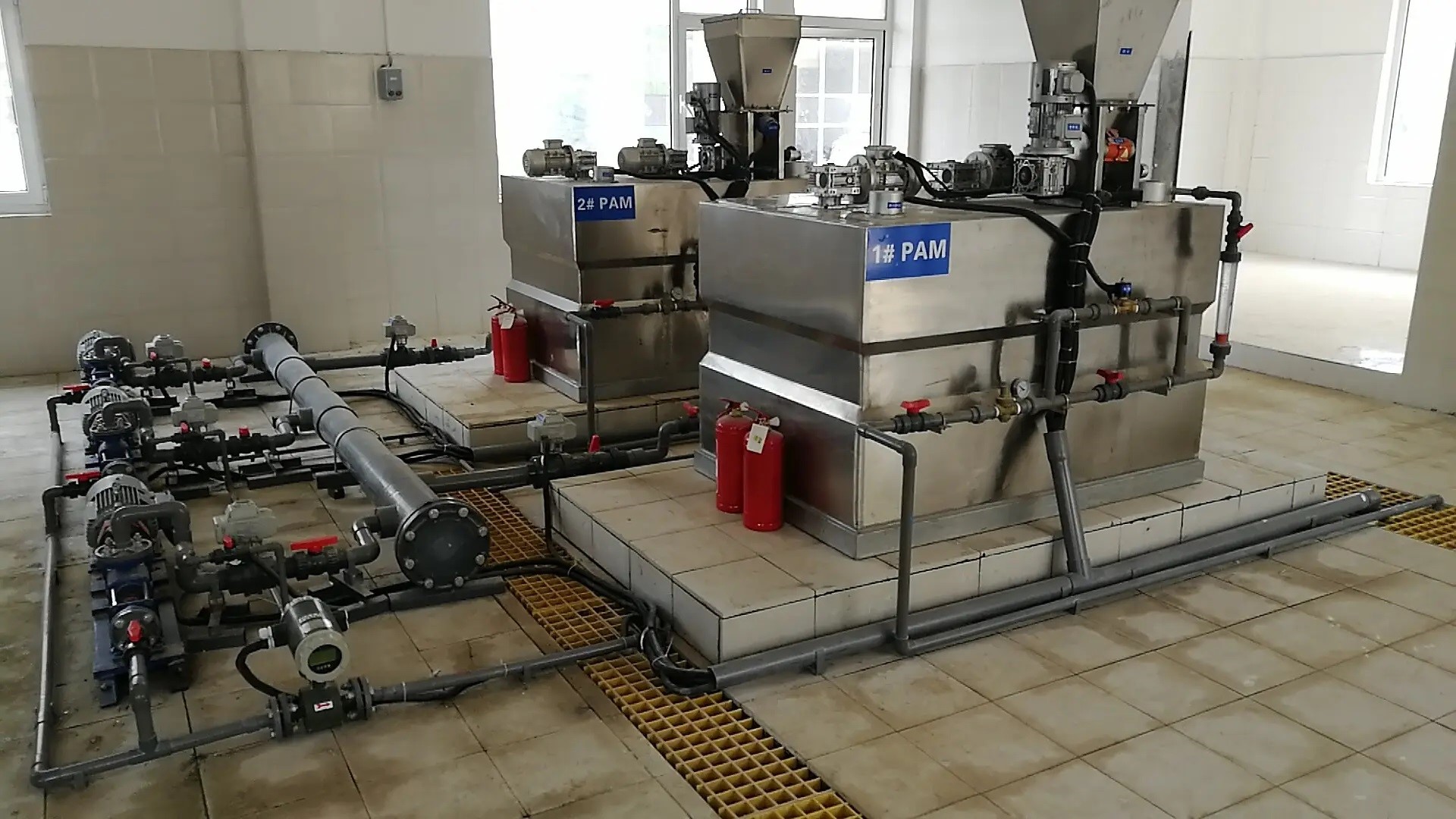 全自动三箱干粉加药一体机设备特点及规格参数