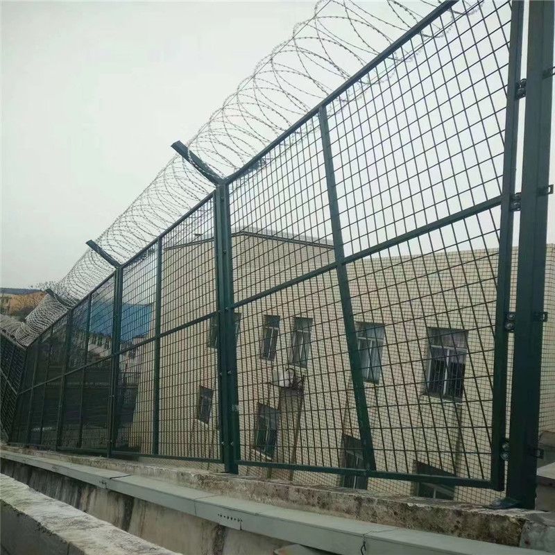 刚毅坚固:发现y型柱护栏的耐久性与稳定性