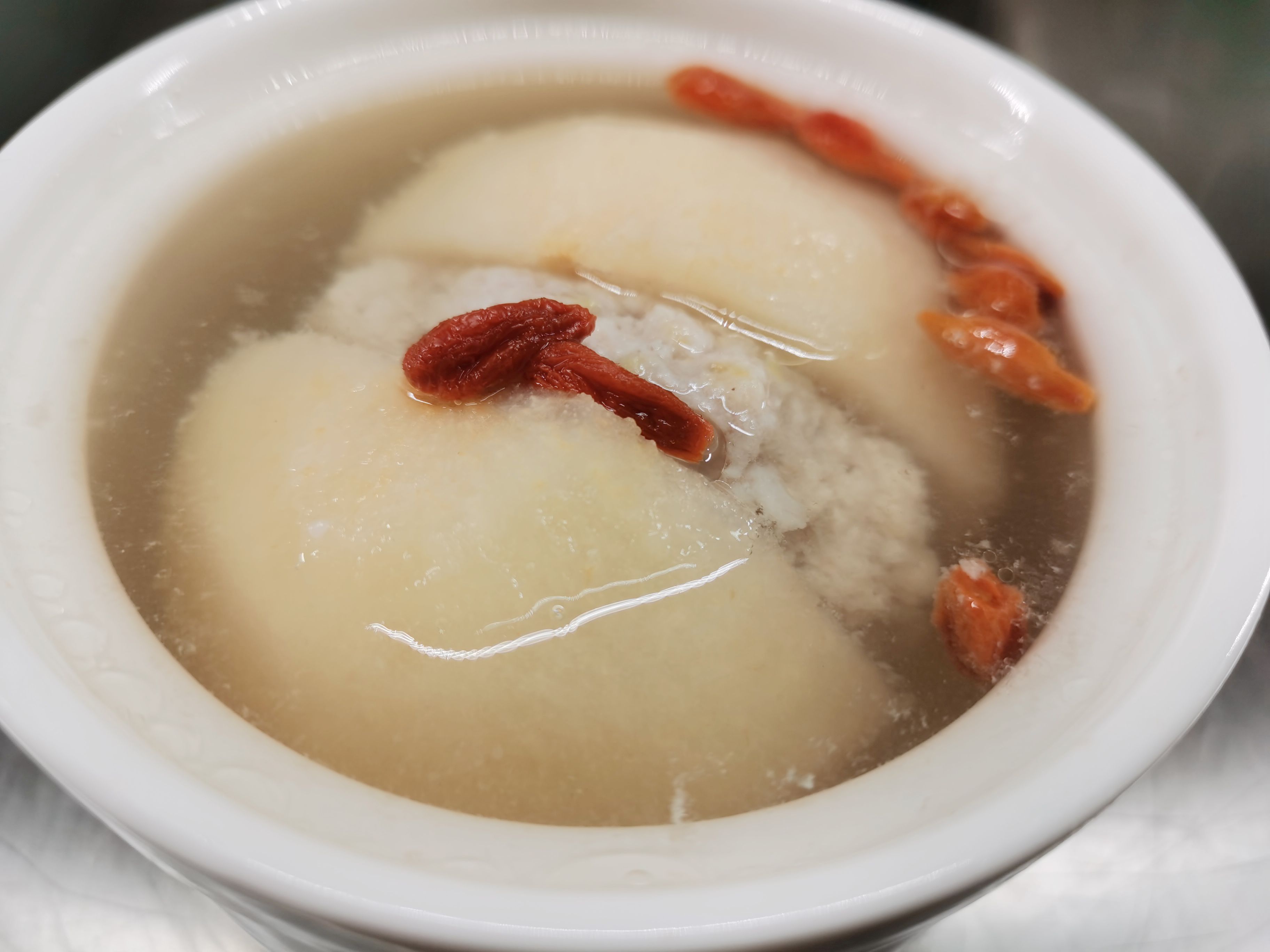 雪梨肉饼汤润喉化痰,清热去燥,做法简单,清甜营养又美味,收藏