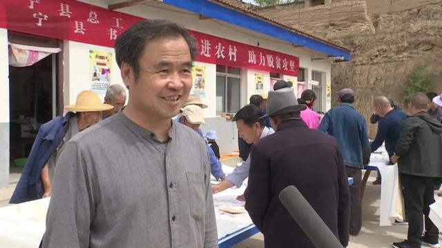 「三晒三比三赛」翰墨馨香惠民众 韩家集镇袁家坪村来了书法