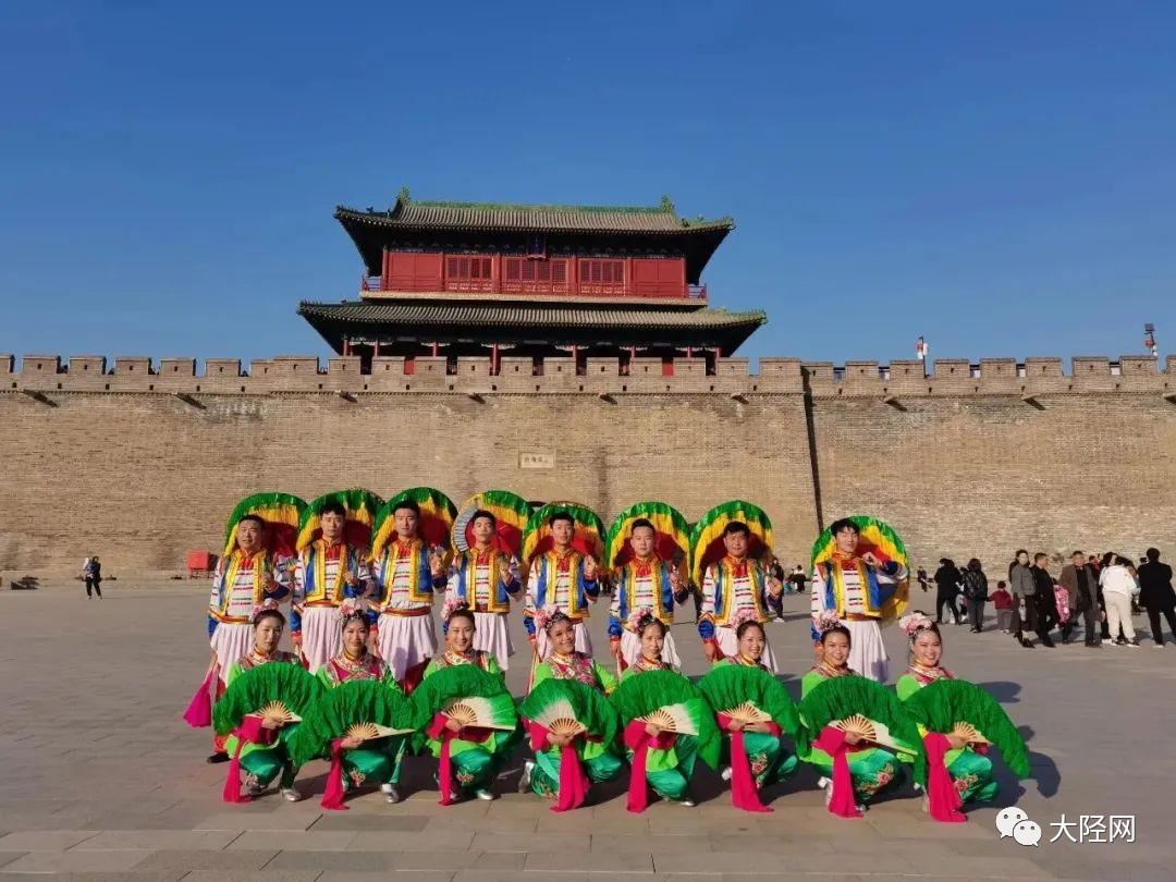 4分58秒井陉拉花亮相火爆全网的东方甄选直播间河北要在全国出名了