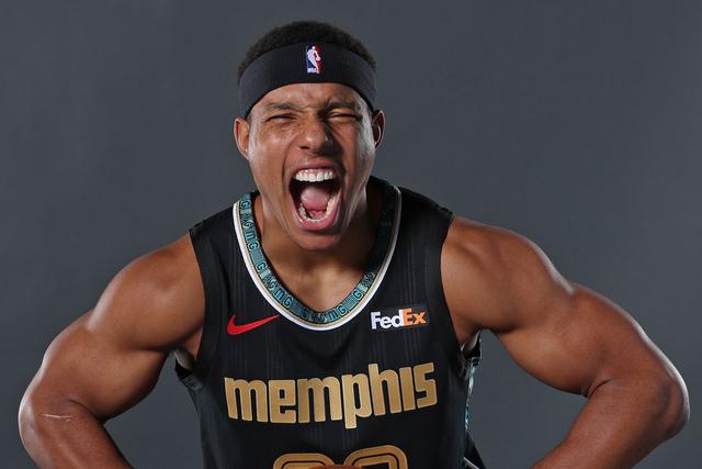 战绩低迷的灰熊 能考虑菜鸟desmond bane成为首发