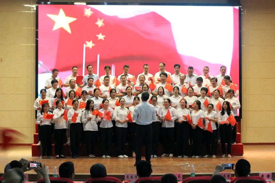 唱支红歌给党听——宿羊山高中举办庆祝建党100周年合唱比赛