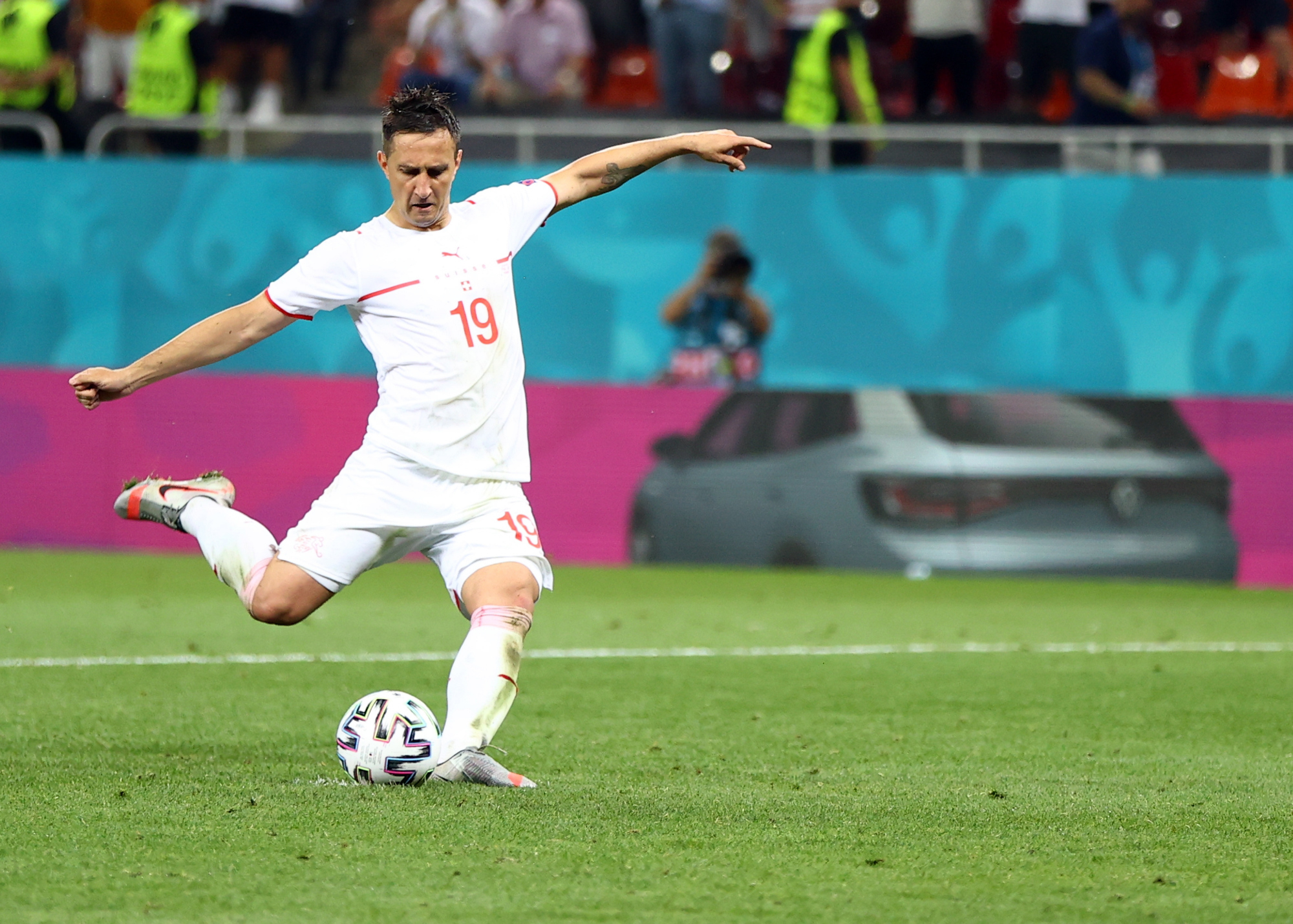 (12)足球——欧锦赛:瑞士晋级八强