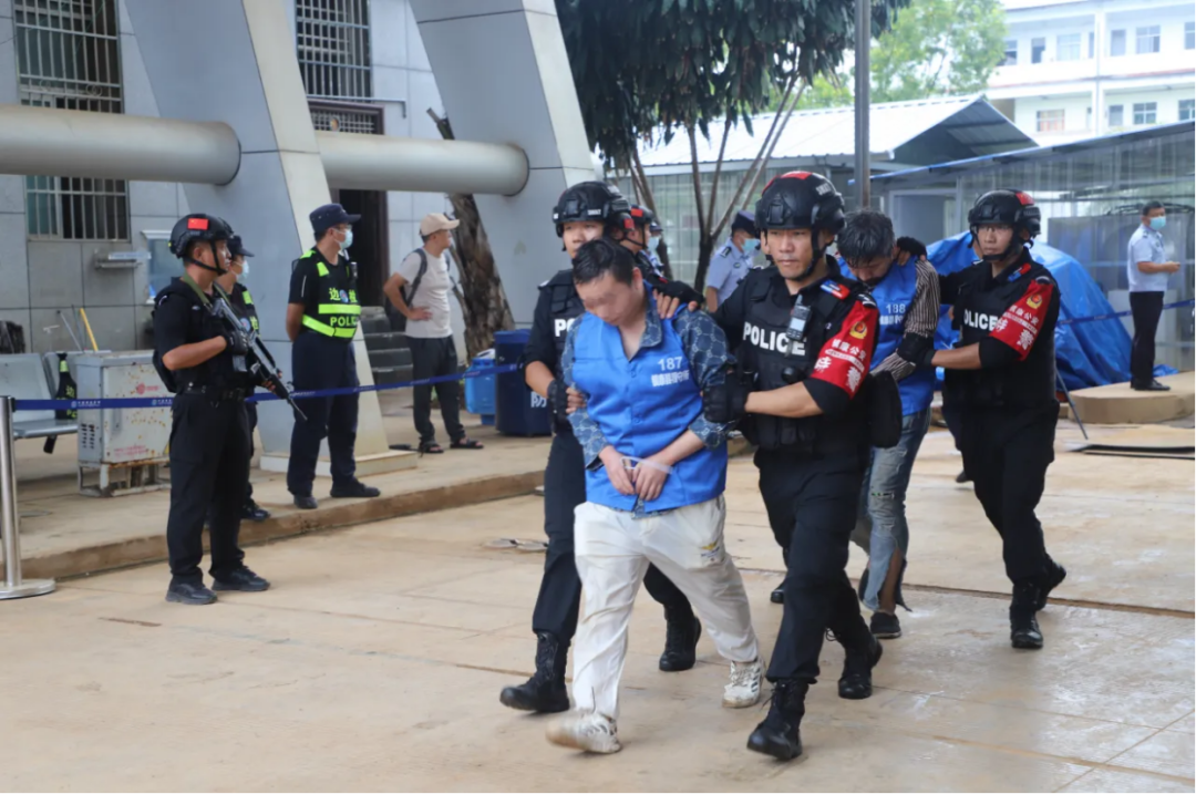 18名缅北电诈犯罪嫌疑人被押解回哈尔滨