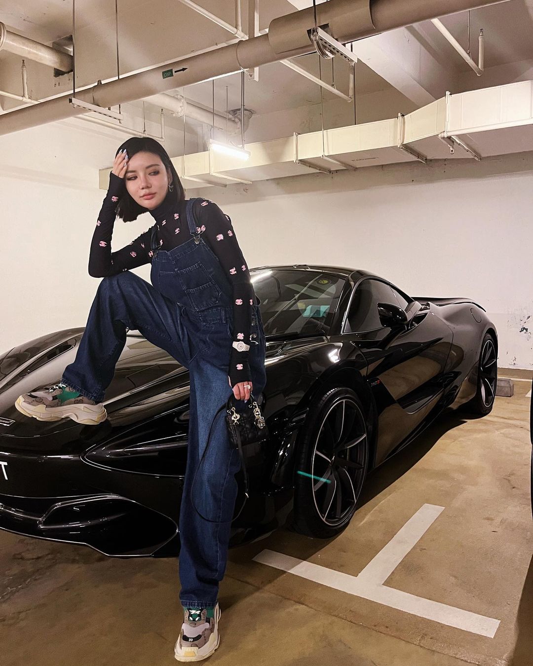 亿万富翁继承人kim lim的"国大礼"仪式上有价值 200 万新元礼物