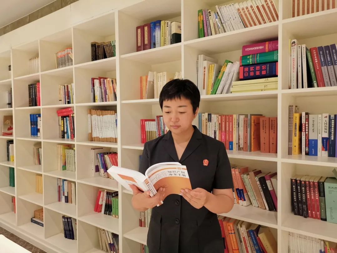 张瑞丽:青春无悔献军营 本色不改踏征程