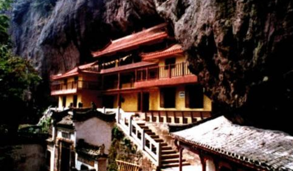 积善堂的寨堡成什么型