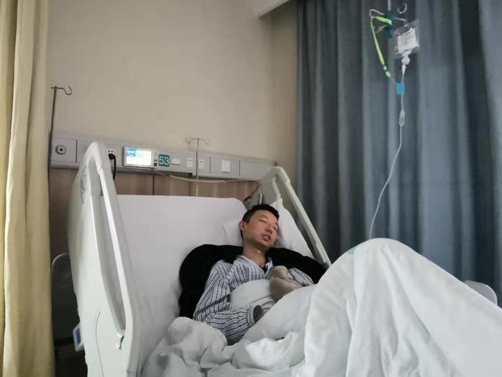 错换人生28年,在杭州治疗的患癌小伙姚策手写千字长信,向涉事医院要