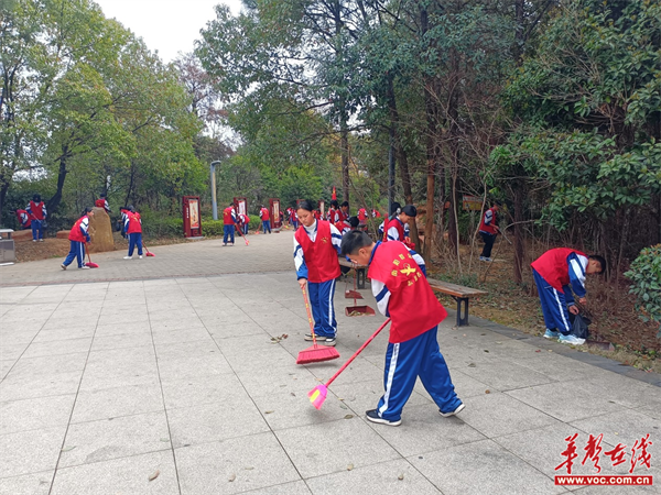 耒阳市实验中学开展"学雷锋 "志愿服务系列活动