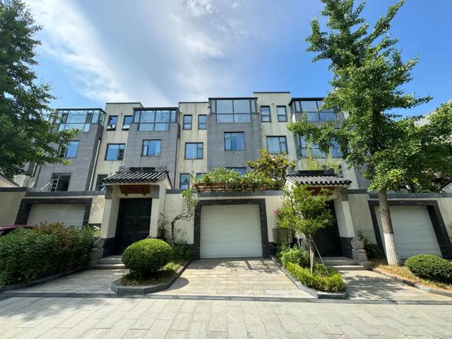 山水龙庭:日照这里的房子,湖光潋滟伴水墅居!