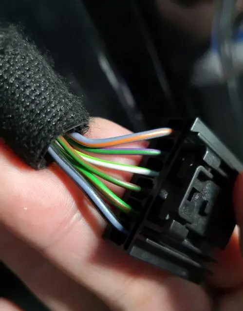 货车后尾灯6根线的颜色代表什么?