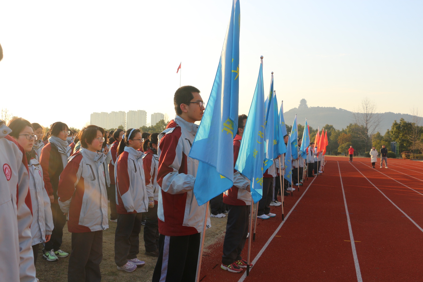 湖州中学弁山校区图片