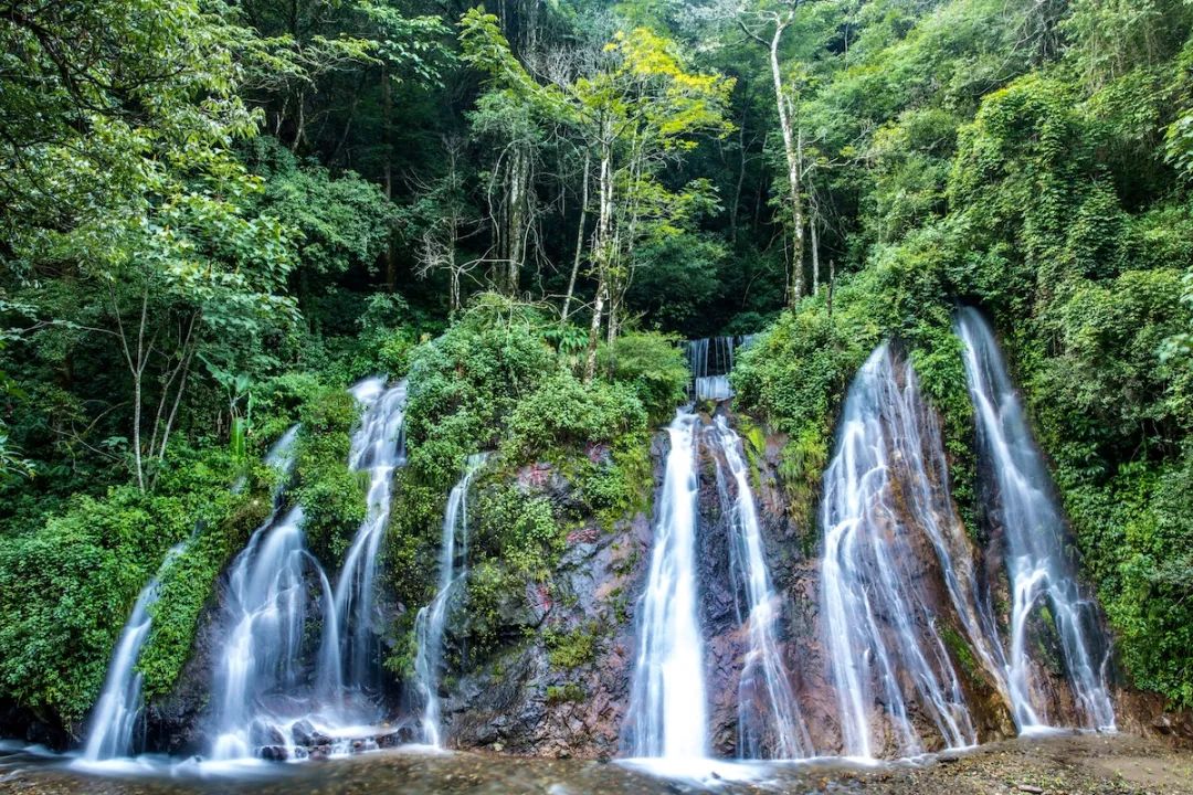 新平石门峡景区介绍图片