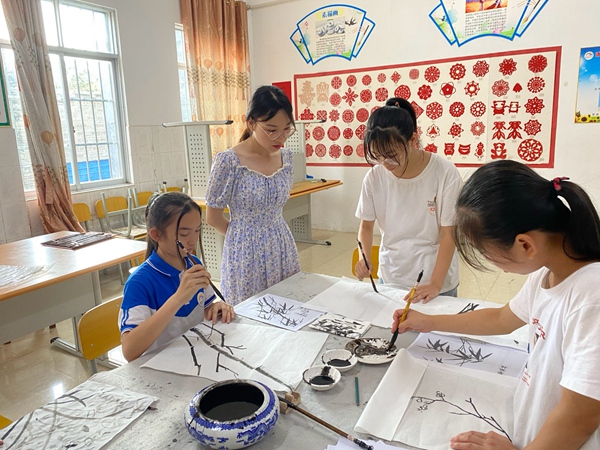 浦北县乐民中学:开设多彩课堂 促进学生全面发展