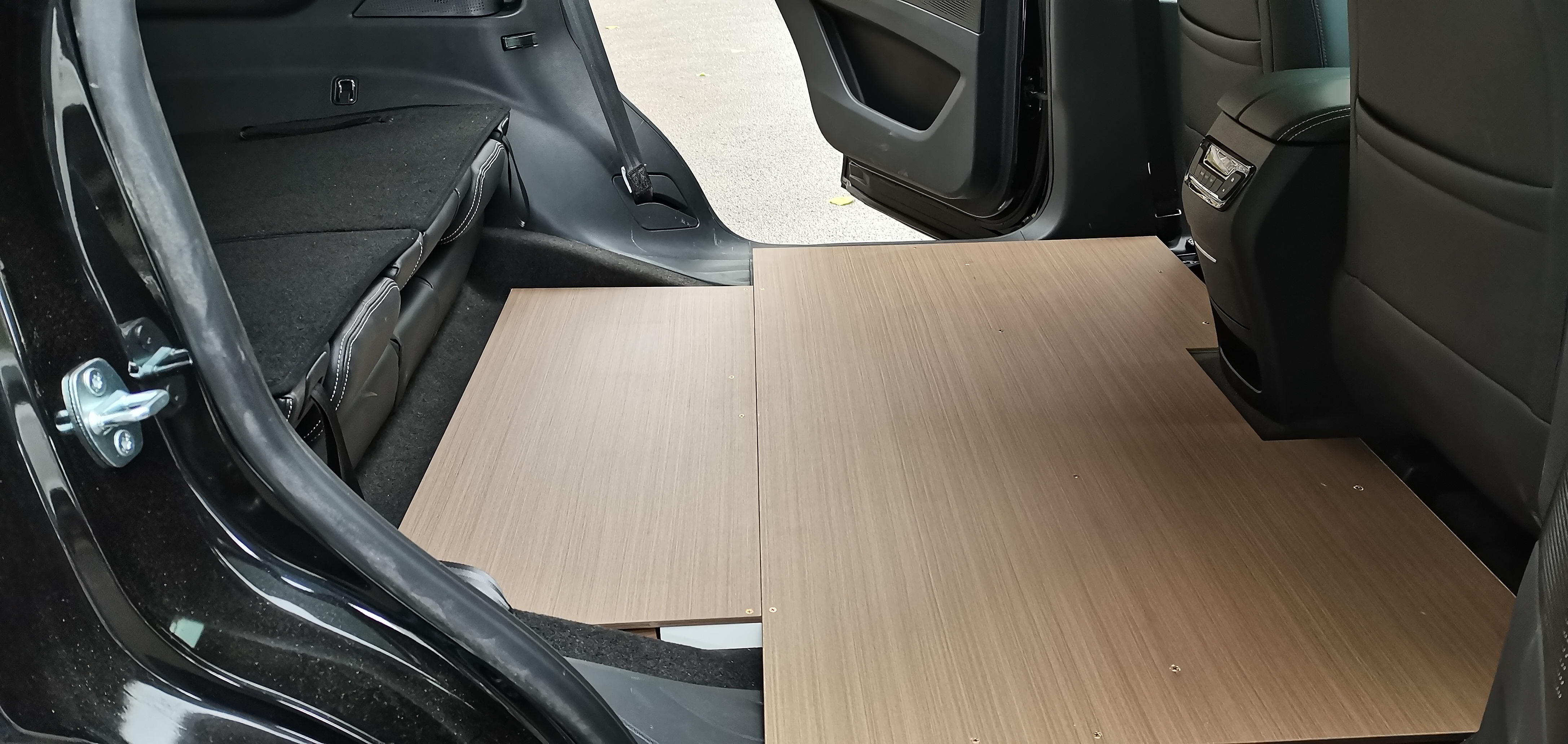 怎么去流浪?我把大通d90改成了床车