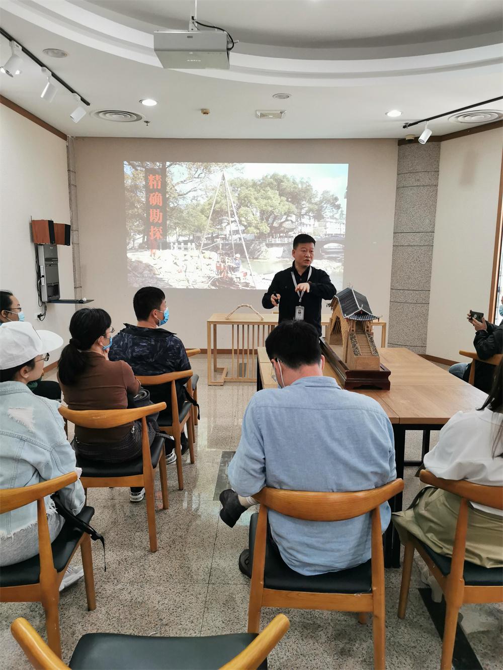 「温州晚报」温州博物馆副馆长季海波:穿越时空的"狠狠爱"