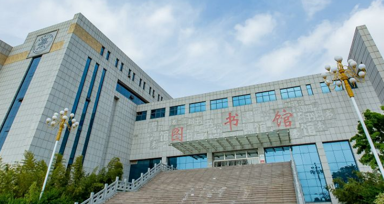 青岛理工大学临沂校区图片