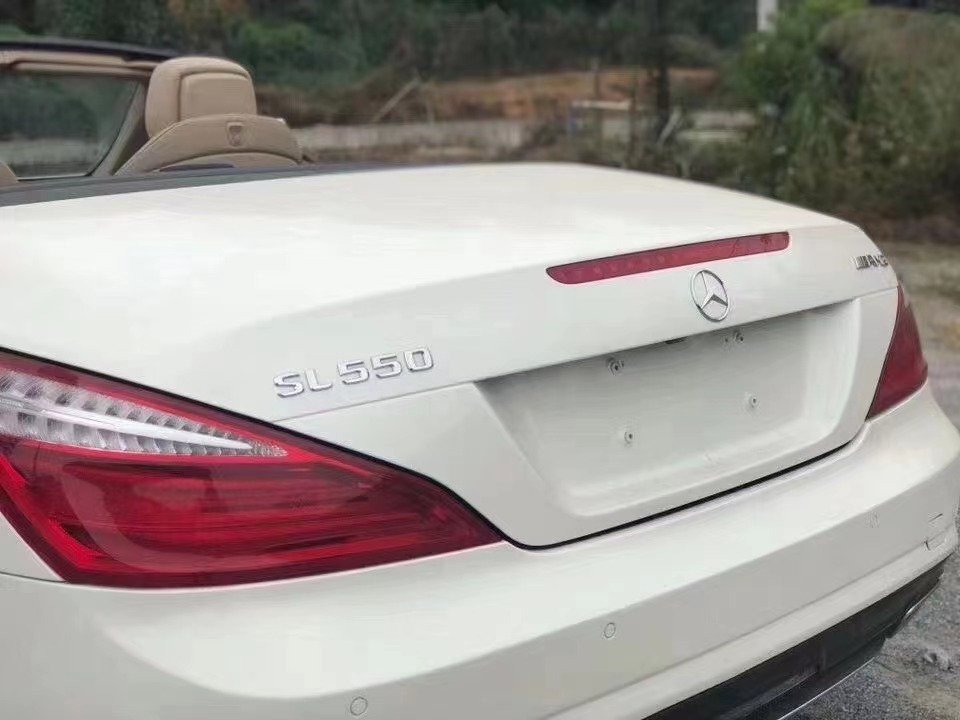 15年奔驰sl550全款16.8万,拉风的敞篷设计,女神御姐的标配车型