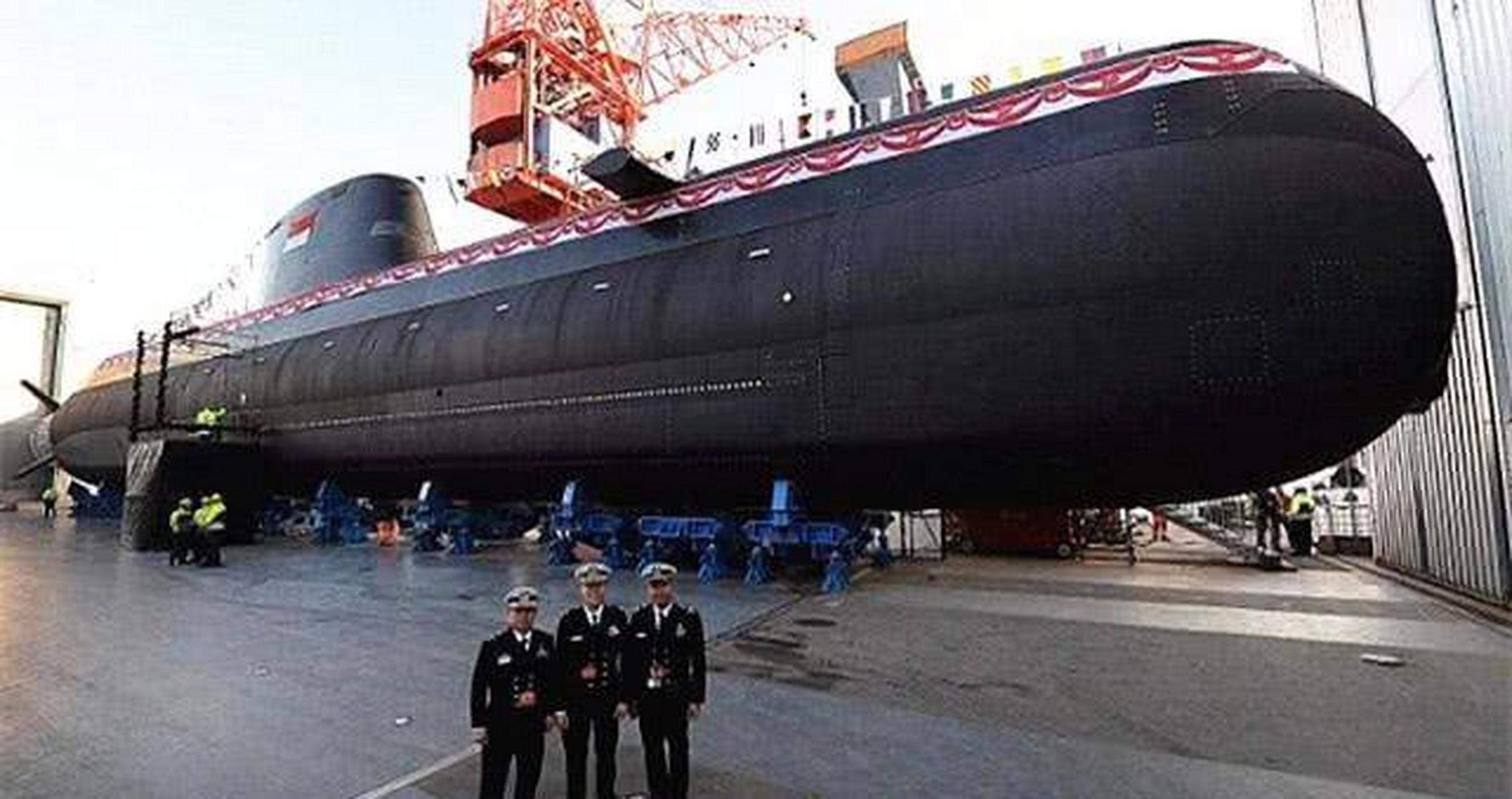 这款新加坡的218 sg型潜艇其实是之前德国216的变形.