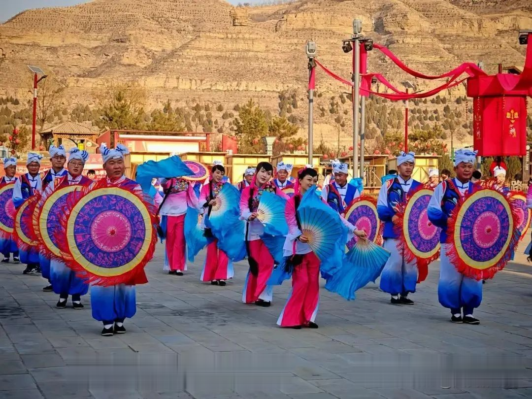黄河文化‖开阳村领导班子赴陕北观摩学习伞头秧歌文化