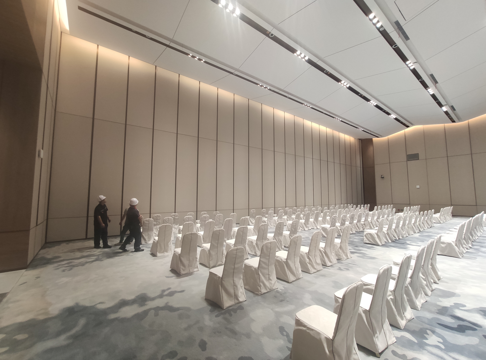 深圳市酒店会议室活动隔断墙办公室推拉屏风展厅舞蹈室活动屏风