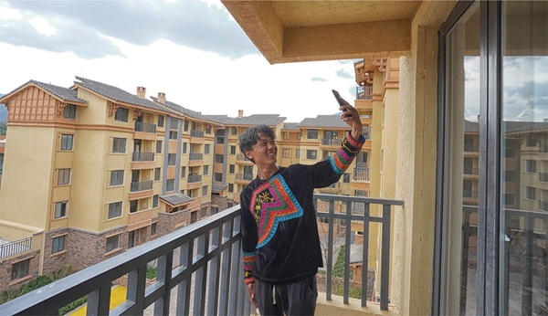 探展|下钢梯上楼梯,"悬崖飞人"飞入新生活