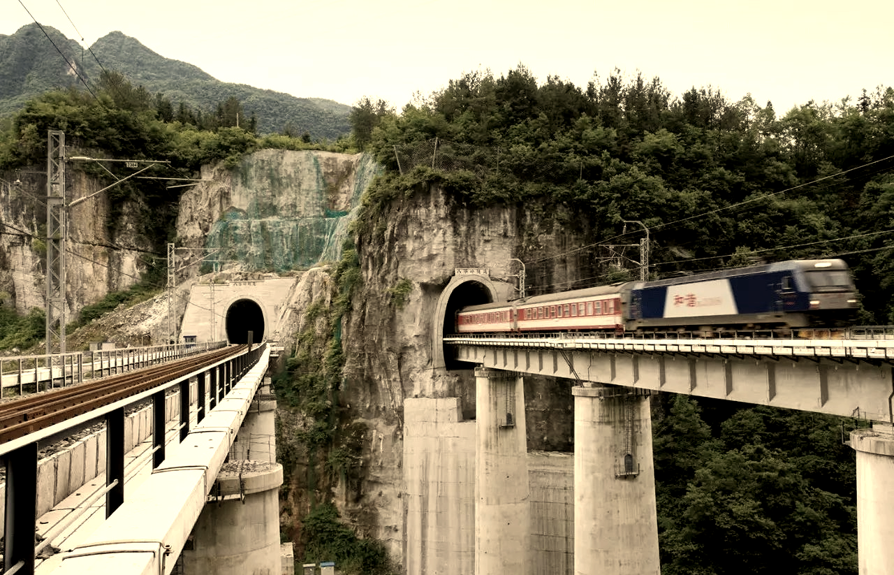 世界最长隧道终获开通,历经17年艰辛建设