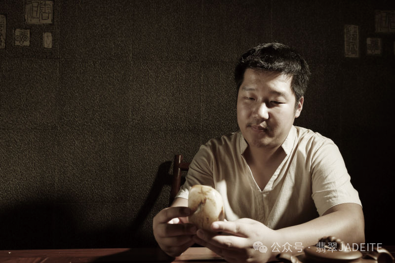 2010年于苏州成立"玉华源"玉雕工作室,擅