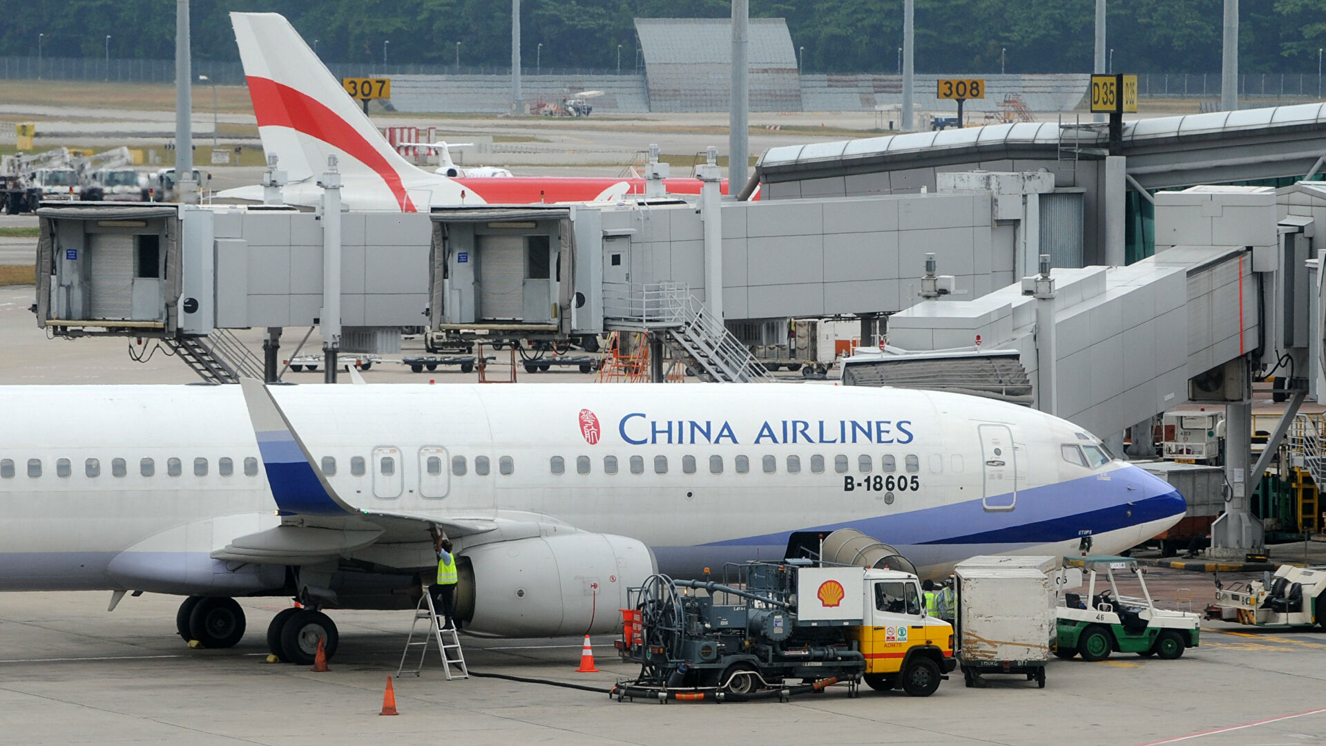 媒体:台湾华航一架空客新机突发引擎熄火,紧急返航