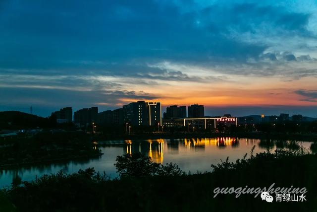 济南平阴云翠湖美景:彩霞绚丽 美不胜收