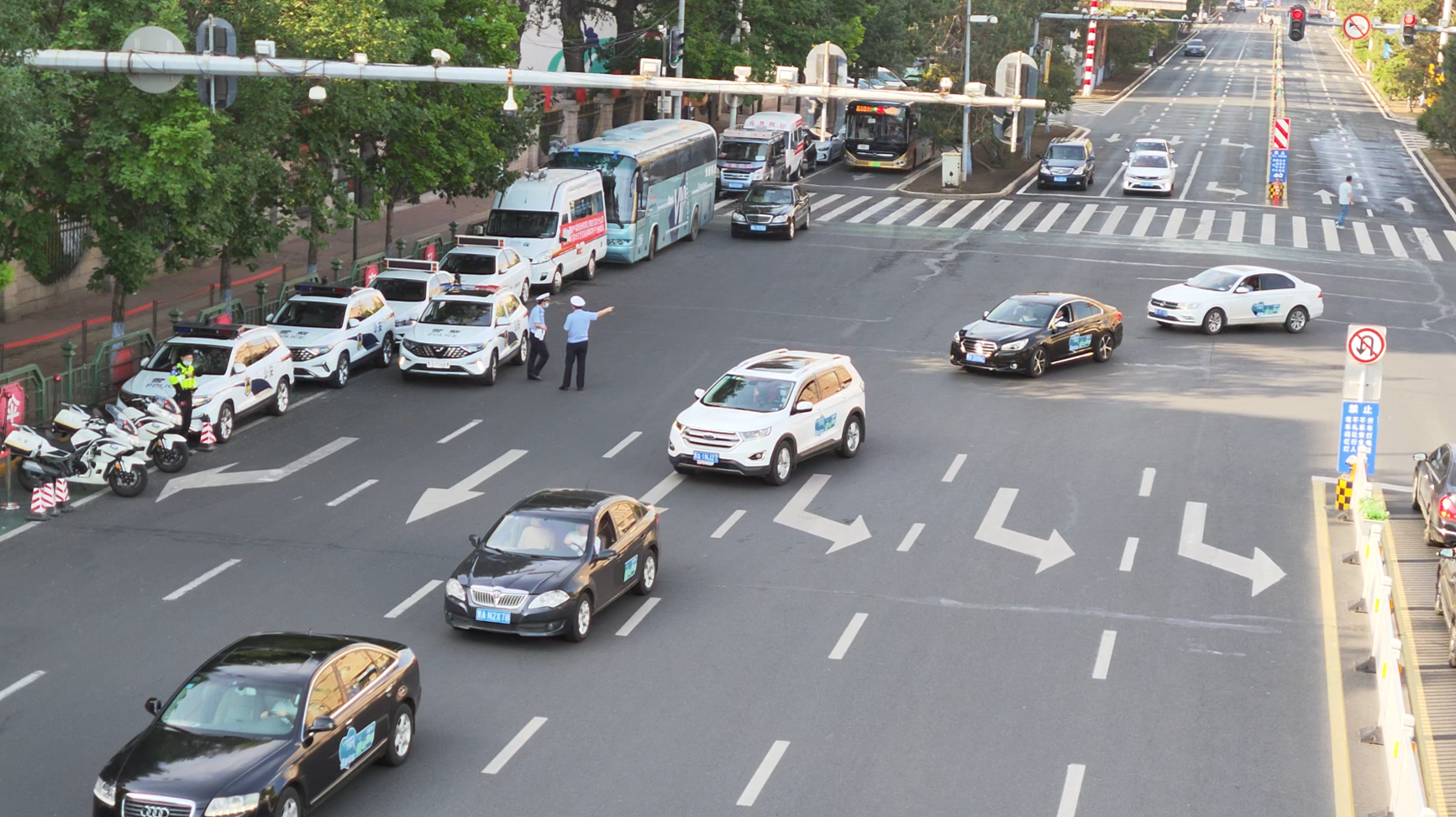 万家宝鲜牛奶集团联合黑龙江交通广播举办爱心送考助学子金榜题名