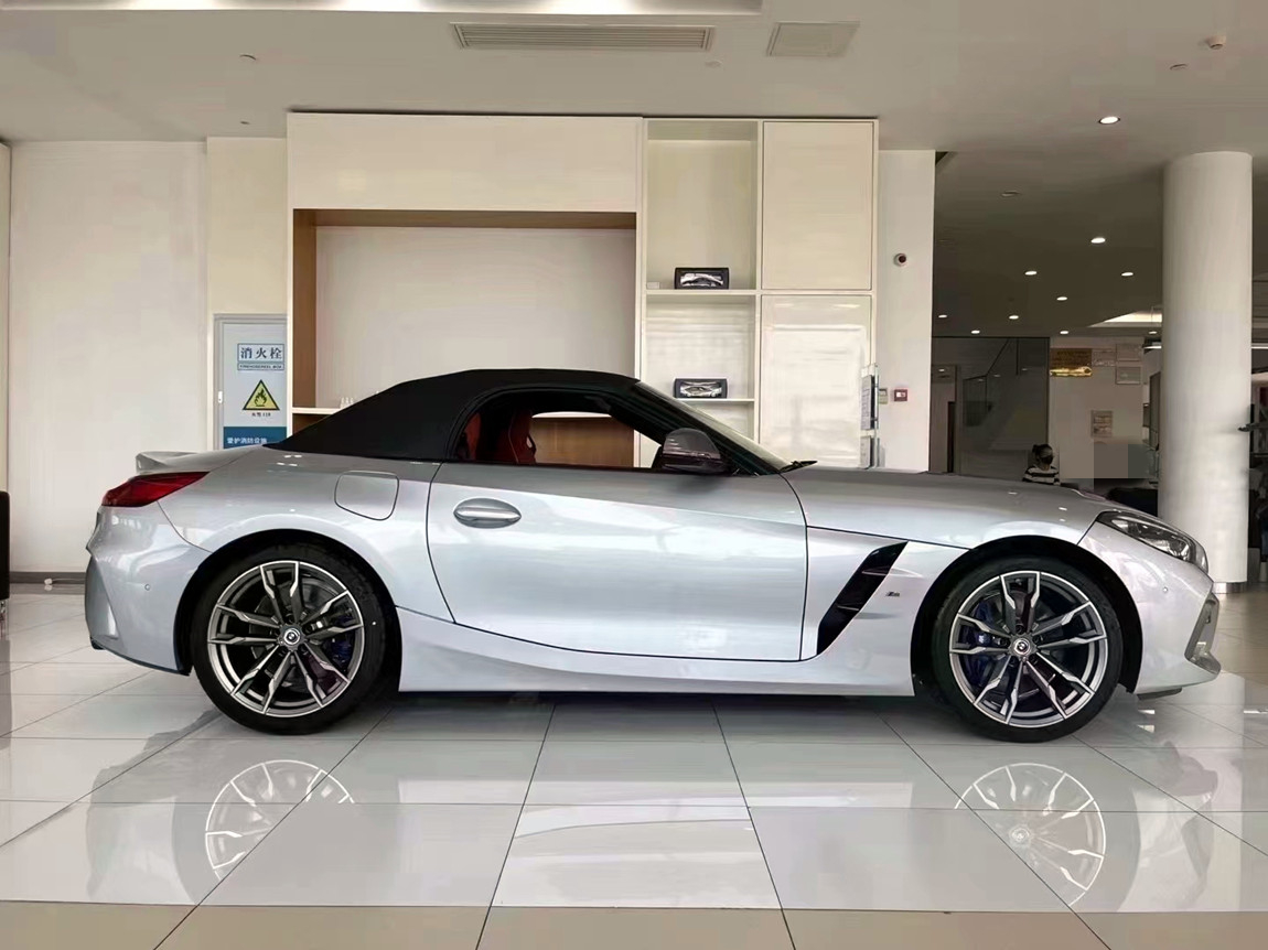 2022款宝马z4 m40i实拍!3.0tl6 340马力 后驱!起售门槛633800元