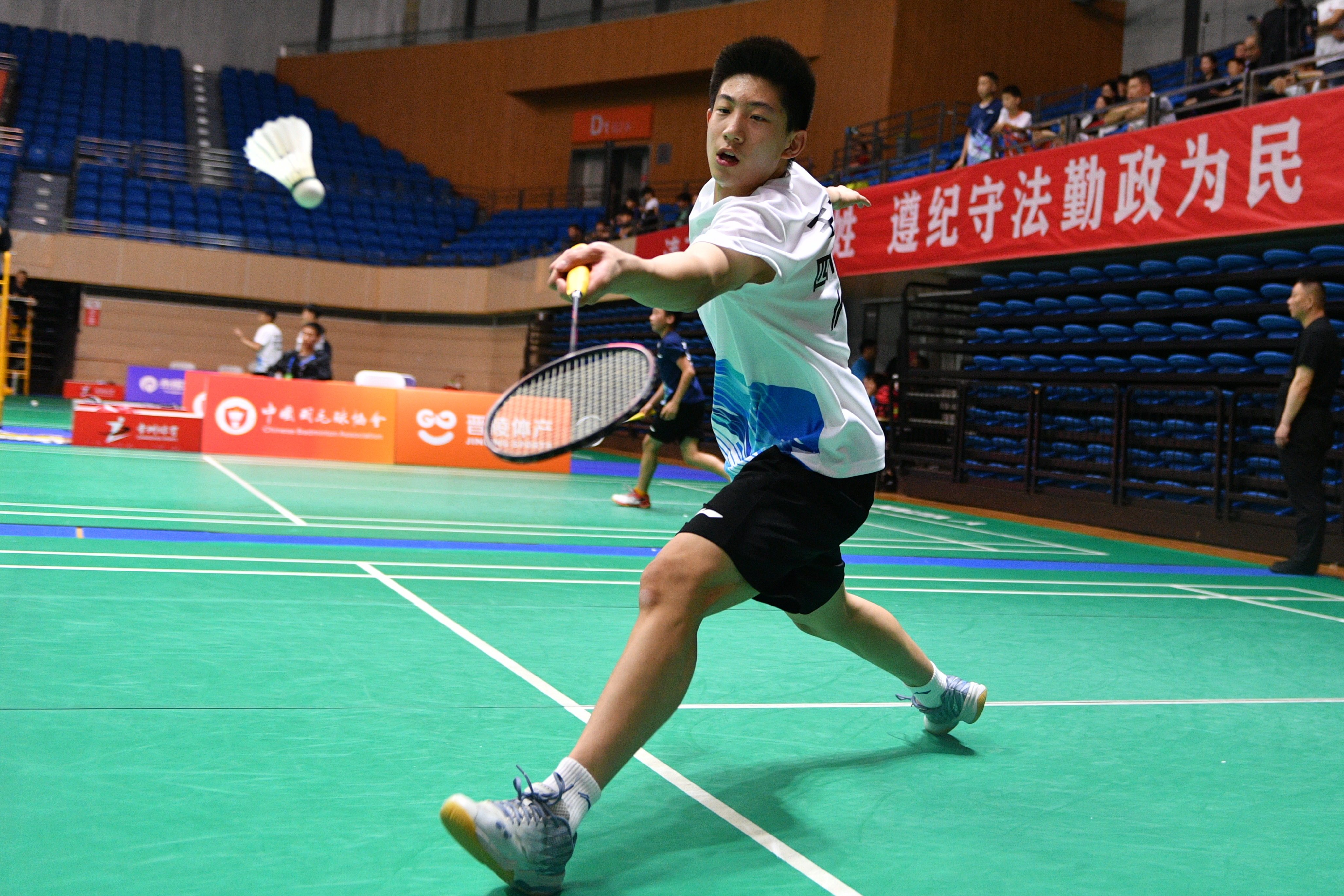 羽毛球——常州国际青少年邀请赛:王新浩男单夺冠