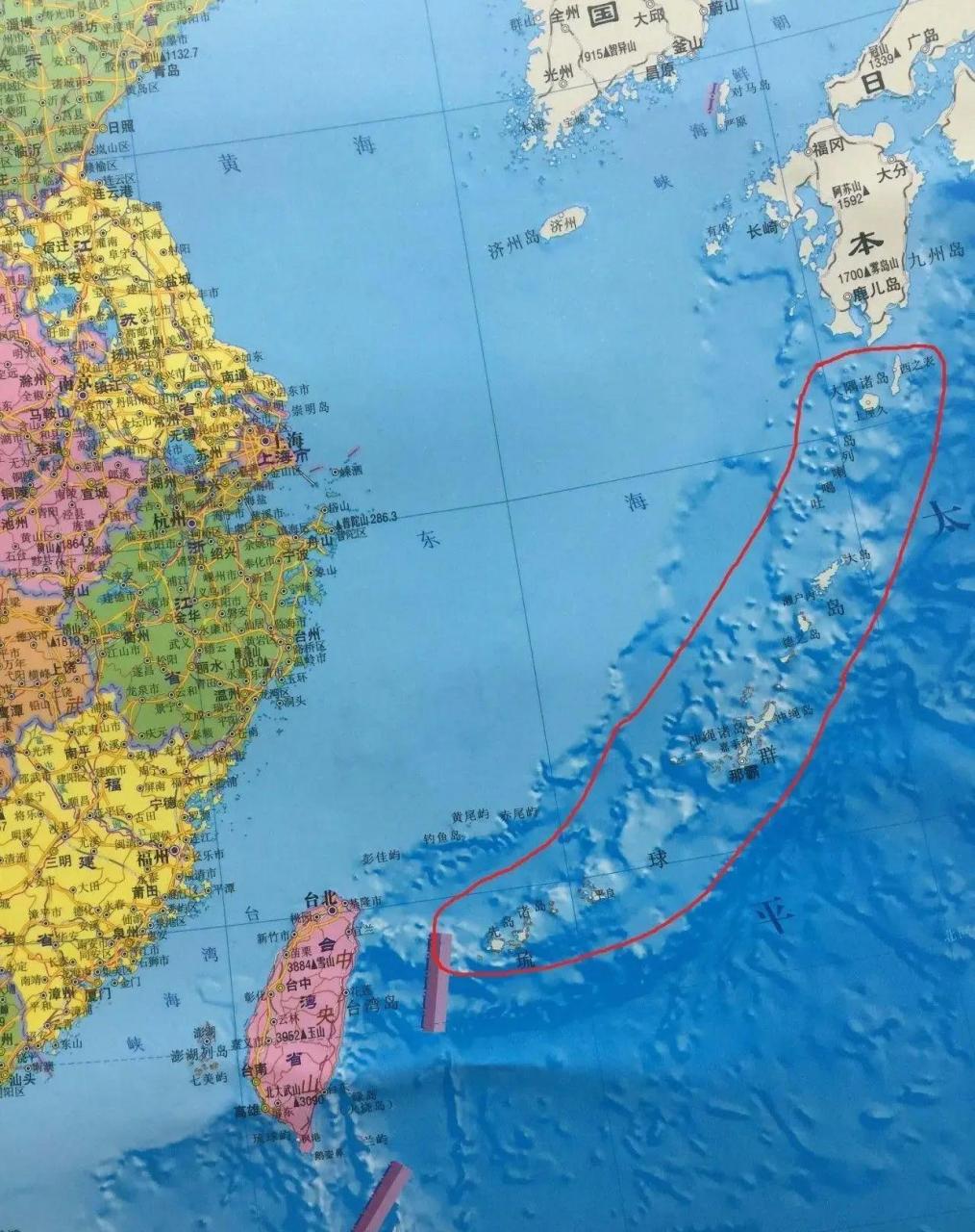 琉球群岛从北到南,包括大隅诸岛,吐噶喇列岛,奄美诸岛,大岛诸岛,冲绳