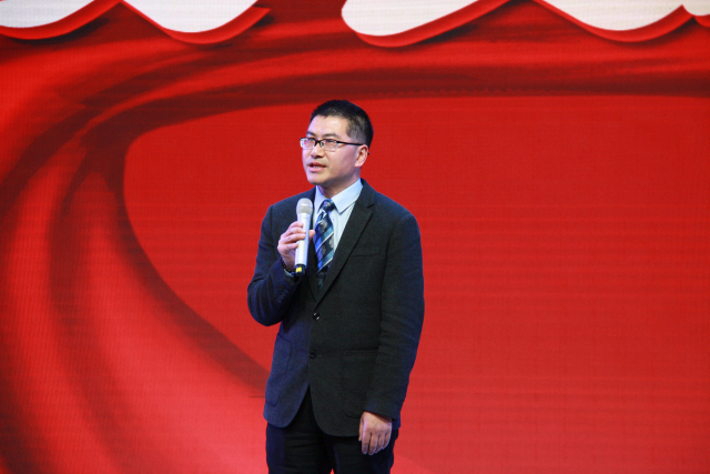 杭州外国语学校校长王华琪"开学第一课":正青春,向未来
