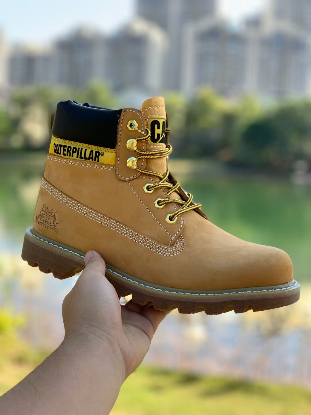 卡特大黄靴和添柏岚哪个好