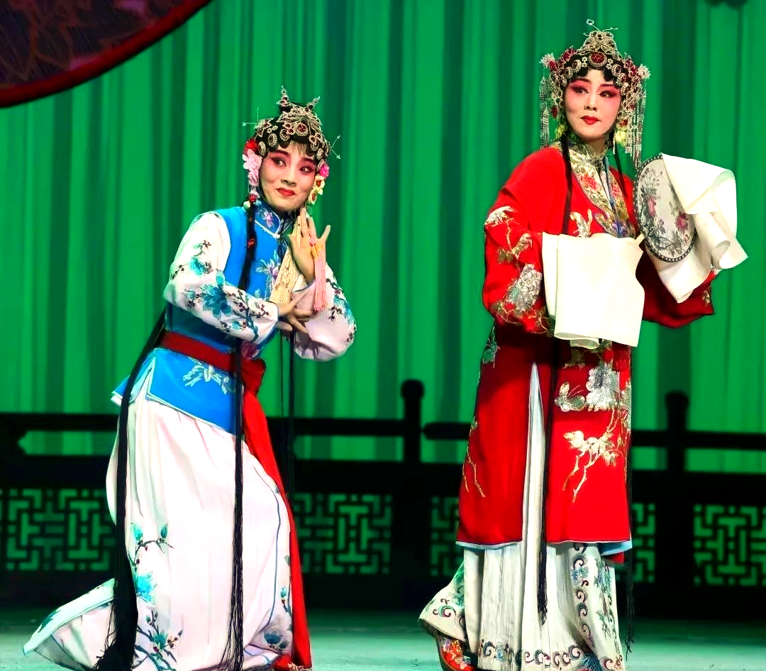 戏曲旦角十二种姿势:展现东方美人的风情与魅力